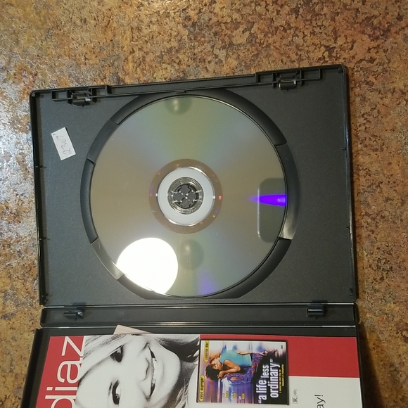 In her shoes movie DVD, EUC - Picture 4 of 4